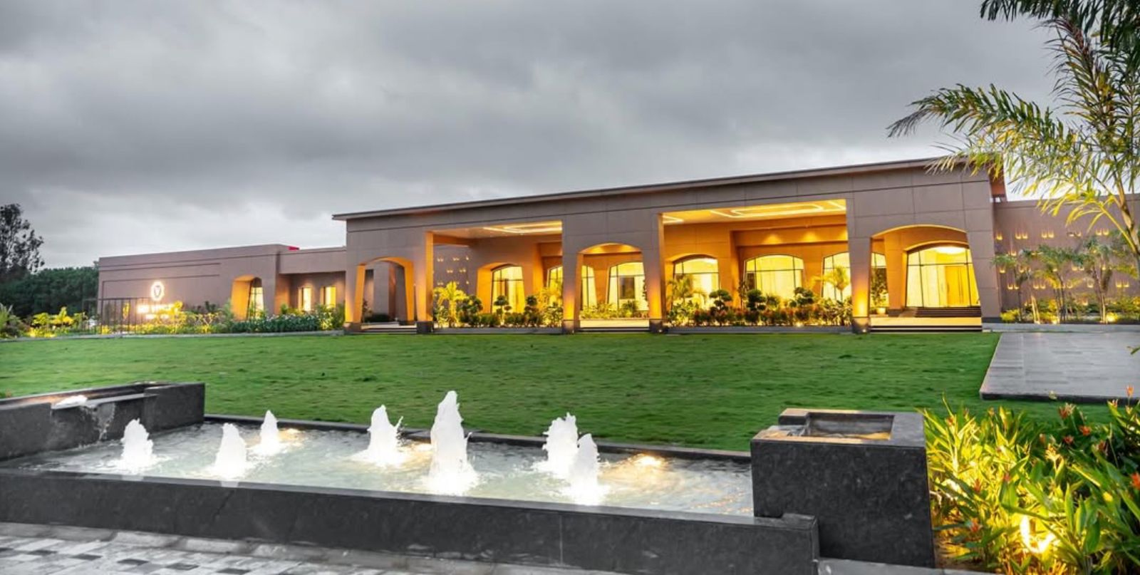 Outdoor lawn space at Sri Vinoda Convention